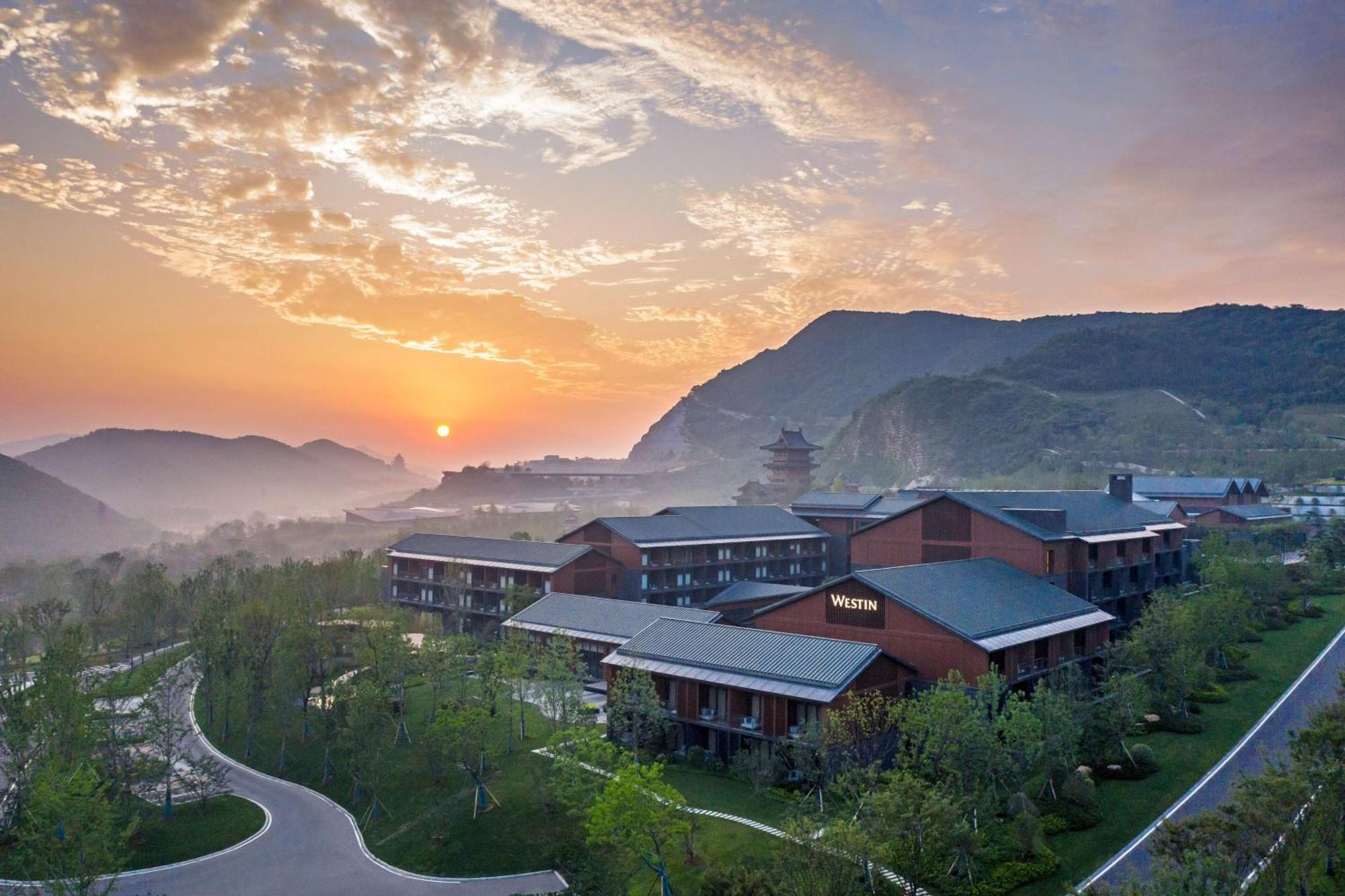 The Westin Nanjing Resort & Spa Exterior photo